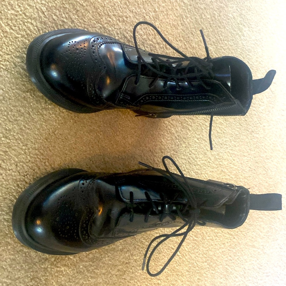 New dr Martin side zipper size 7